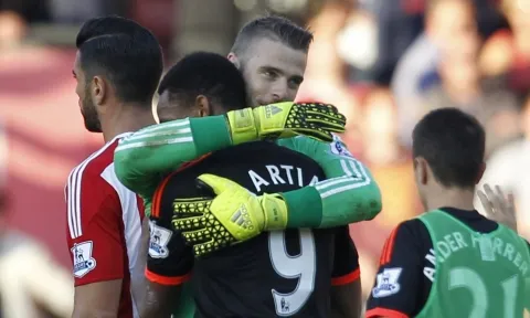 Ten Hag xứng đáng được 'tạc tượng' nếu 'unlock' De Gea, Martial