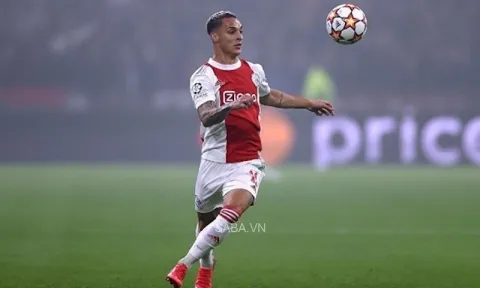Bị Man Utd nhòm ngó, Ajax 'hét' giá khó tin cho trò cưng Ten Hag