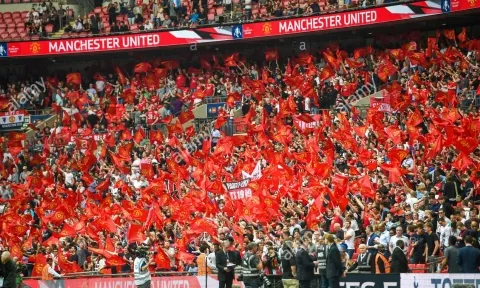 Tân binh tiếp theo của Man Utd chuẩn bị lộ diện, Manucians 'mở hội'