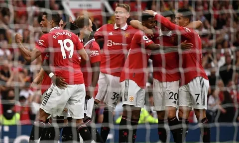 Sự thật bất ngờ đằng sau 4 chiến thắng liên tiếp của Man Utd: 'Đóng cửa Nhà Hát, tàn sát Ngoại hạng'