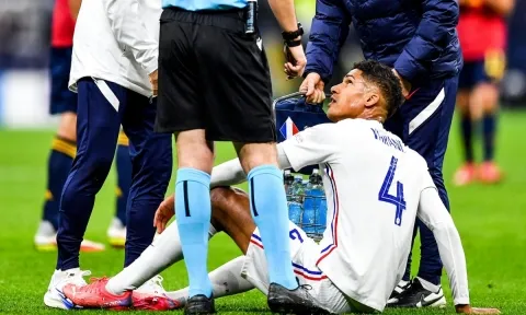 Man Utd đón nhận thông tin bất ngờ từ Varane sau trận đấu giữa Pháp và Áo