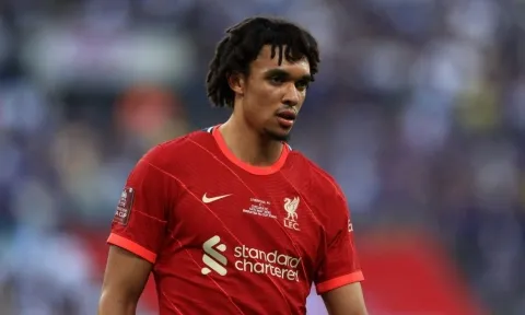 'Máy tạt' của Liverpool bất ngờ có phát biểu hướng đến đại kình địch Man Utd