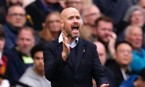 Ten Hag bất ngờ chỉ trích học trò cực gắt sau trận thua tại Derby Manchester
