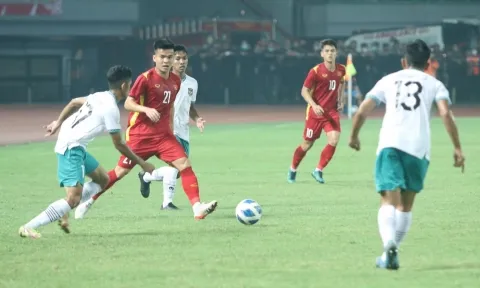 Hòa U19 Việt Nam, Indonesia nhận 'tin sét đánh' ở giải AFF
