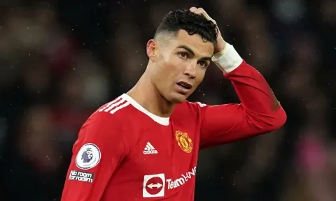 Bị dồn vào đường cùng, Ronaldo tìm tới 'kình địch' cũ nhờ giải cứu khỏi MU