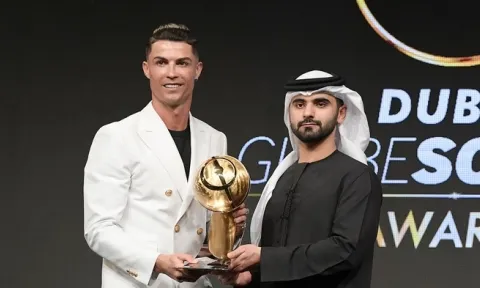 Nhận lời 'đại gia dầu mỏ', Ronaldo sẽ 'chấp' 4 lần Messi