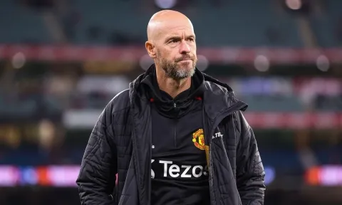 Ten Hag nổi giận, mắng Zidane là rác rưởi ngay trên sân