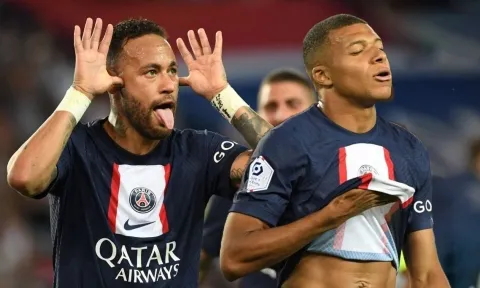 Neymar chiếm hào quang tại PSG, công khai đối đầu 'chủ tịch Mbappe'