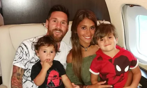 Messi bất ngờ bị chỉ trích chỉ vì quá 'chu đáo với gia đình'?