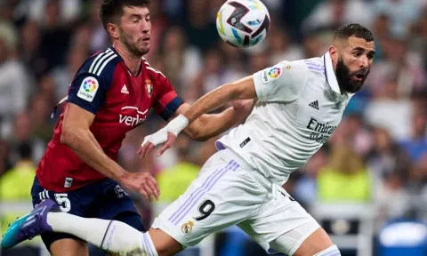 Real Madrid mất ngôi đầu vào tay Barca trong ngày Benzema quá đen đủi