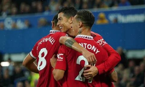 Kết quả Ngoại hạng Anh hôm nay 10/10: Đường đua khốc liệt, Ronaldo tìm lại niềm vui