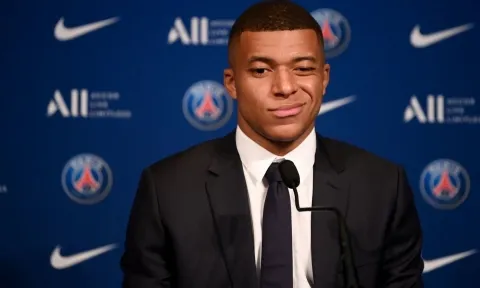 Mbappe công khai chỉ trích HLV, PSG vẫn nhắm mắt cho qua