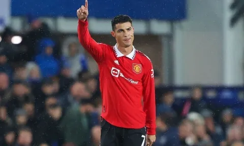 Ronaldo chinh phục 2 cột mốc lịch sử sau khi 'thông nòng' thành công