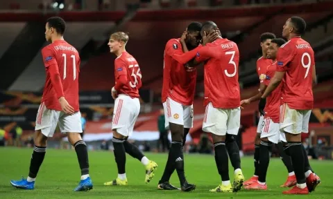 Chuyển nhượng tối 3/6: MU 'tiễn' thêm hai công thần, Liverpool săn 'cựu Pháo thủ'?