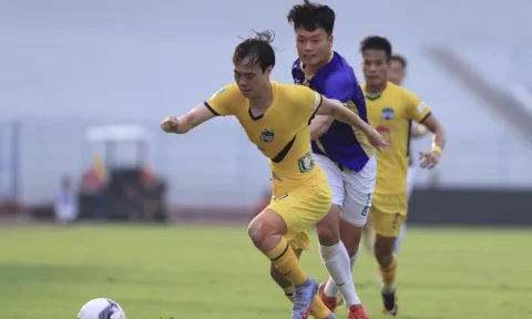 Văn Toàn gặp sự cố ở trận thua đậm Hà Nội, lên tiếng 'dằn mặt' đàn em ở ĐT Việt Nam