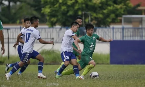 Giải hạng Nhất quốc gia xuất hiện trận đấu kỳ lạ