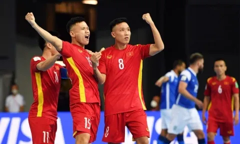 VIDEO: Quả bóng vàng Việt Nam tung cú vô lê thần sầu khiến đại diện Tây Á gục ngã