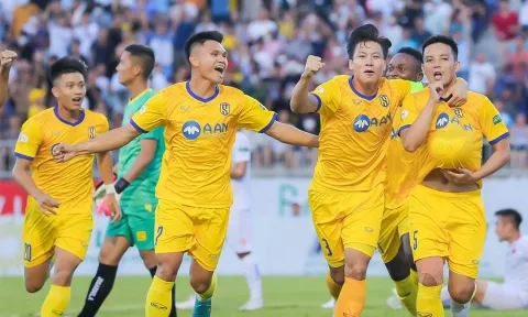 SLNA gây thất vọng, may mắn thoát thua gang tấc trận 'derby Nghệ Tĩnh'