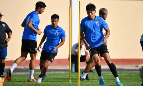 Thái Lan gặp 'sự cố khó đỡ' trên đất Uzbekistan