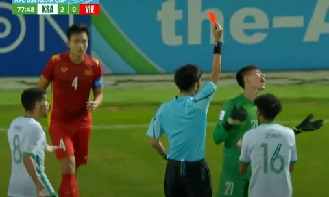 Trọng tài bắt trận U23 Việt Nam gặp 'chuyện khó đỡ'