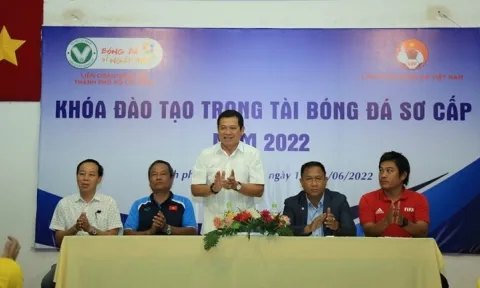Bế giảng khóa đào tạo trọng tài bóng đá sơ cấp năm 2022