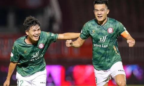 VIDEO: Ngô Hoàng Thịnh ghi siêu phẩm đá phạt như Ronaldo