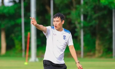 VIDEO: HLV SLNA chia sẻ về trọng tài V-League