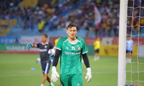Văn Lâm chưa hài lòng dù khiến Hà Nội FC thua bẽ bàng trên sân nhà