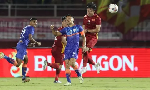 Thua Việt Nam, đội trưởng ĐT Ấn Độ bất ngờ được FIFA vinh danh
