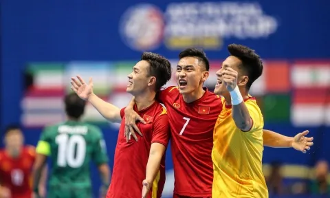 HLV futsal Việt Nam 'chê' học trò dù giành quyền vào tứ kết futsal châu Á 2022