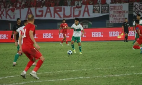 Indonesia nguy cơ 'vỡ mộng' Asian Cup, CĐV tung 'mưa gạch đá'