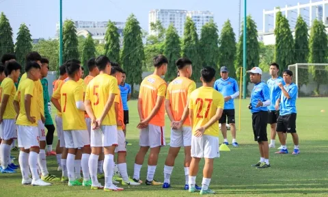 HLV U19 Việt Nam 'thở phào' trước trận ra quân giải AFF