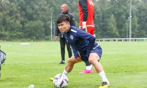 HLV Pau FC báo 'tin buồn' tới Quang Hải sau trận tổng duyệt