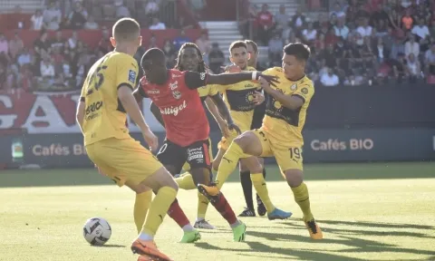 Pau FC có 'bài test' quan trọng, Quang Hải sẽ đá chính trước Dijon?