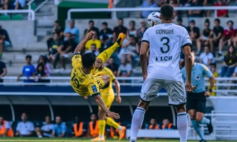 Quang Hải tạo ra 'sức hút khó tin' ở Pau FC khiến báo Pháp choáng ngợp