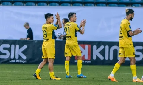 Đá chính tại Pau FC, Quang Hải lọt thống kê đặc biệt của Ligue 2