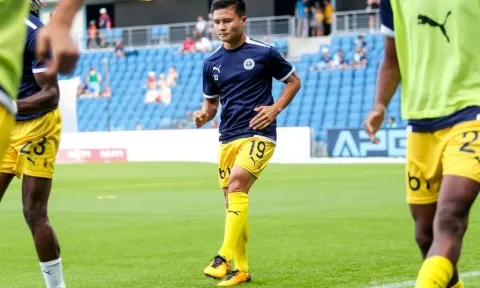 Pau FC kêu gọi CĐV 'tiếp lửa' Quang Hải và đồng đội đấu Sochaux