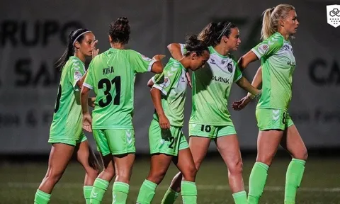 Lank FC đại thắng, chào đón Huỳnh Như theo cách tưng bừng nhất
