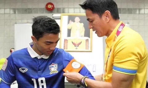 'Messi Thái' không dự AFF Cup, Kiatisak có động thái bất ngờ