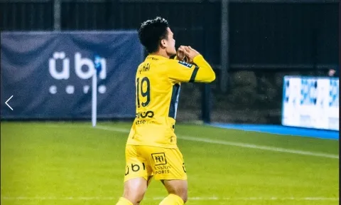 Đối thủ Pau FC tiết lộ bí mật, cho thủ môn thông tin về Quang Hải