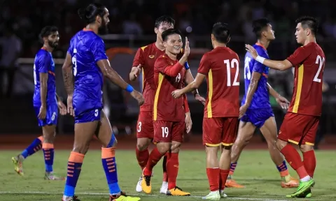 VIDEO: Văn Quyết tỏa sáng, ĐT Việt Nam hủy diệt đại diện Nam Á