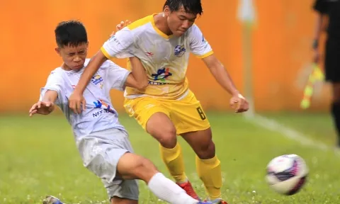 U15 Sông Lam Nghệ An và U15 Hà Nội chính thức lọt vào tứ kết U15 Quốc gia - Next Travel 2022 sớm một vòng đấu.