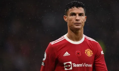 Chuyển nhượng MU 25/6: Rõ tương lai Ronaldo, 'siêu tiền vệ' cập bến?