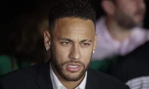Vượt mặt Chelsea, 'gã nhà giàu' chốt Neymar - Lương cao nhất Ngoại hạng Anh?