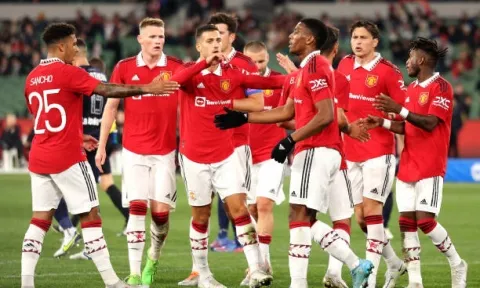 Ngược dòng đẳng cấp Melbourne Victory, Ten Hag nối dài 'tuần trăng mật' với MU