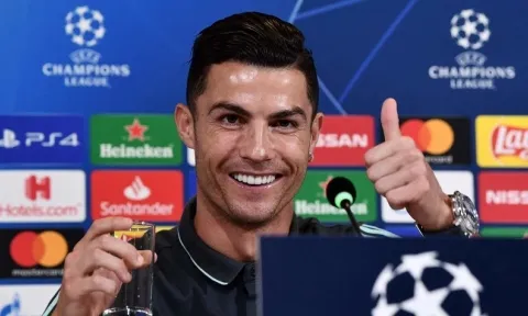 NÓNG: Nhà vô địch UEFA Champions League muốn chiêu mộ Ronaldo