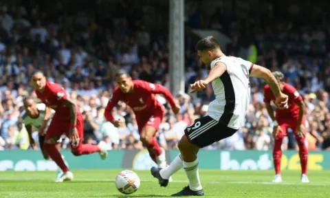 Kết quả Ngoại hạng Anh hôm nay 7/8: Liverpool 'trượt chân', thành London mở hội