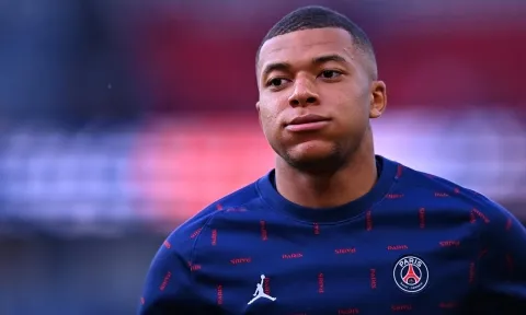 Vừa bị cô lập ở PSG, 'đường lui cuối cùng' của Mbappe cũng quay lưng