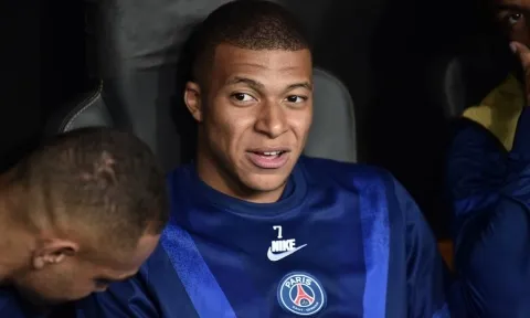 Mbappe quá 'non và xanh', đây mới là ông chủ đích thực phòng thay đồ PSG