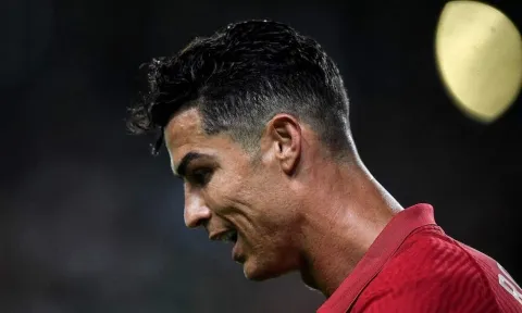 Ronaldo gặp biến cố lớn chưa từng có, âm thầm chịu đựng 'người đời' chê trách